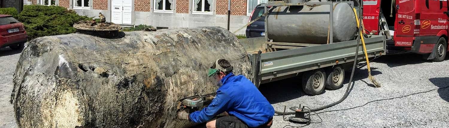 Découpage d‘un ancien réservoir et installation d'un neuf